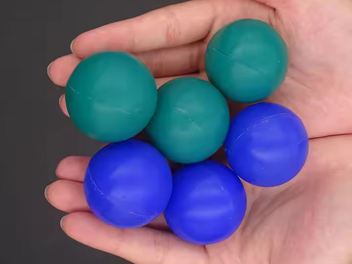 Application of rubber balls in vibrating screens