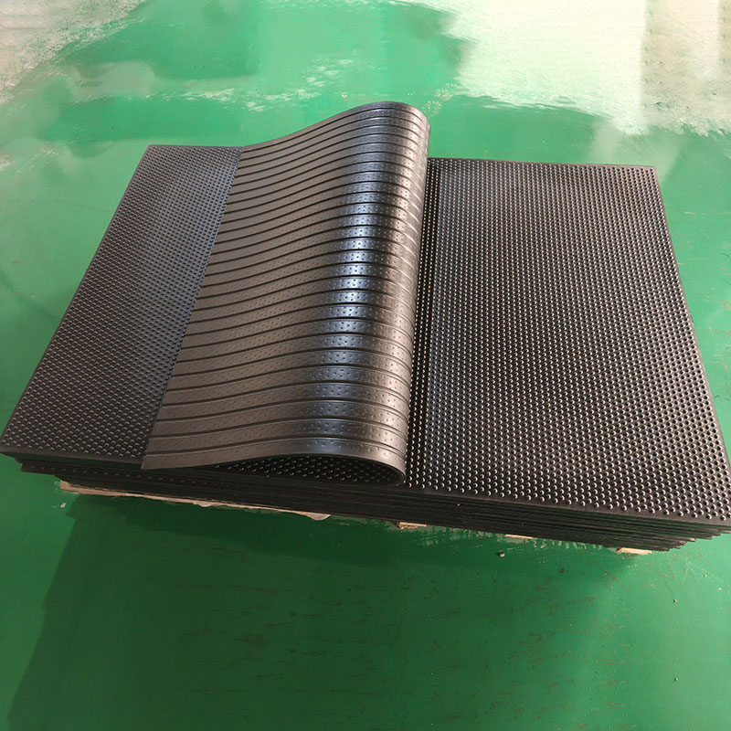 Rubber cowshed mat